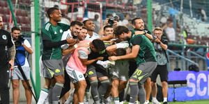 Είμαστε στην κορυφή απ' την πυραμίδα